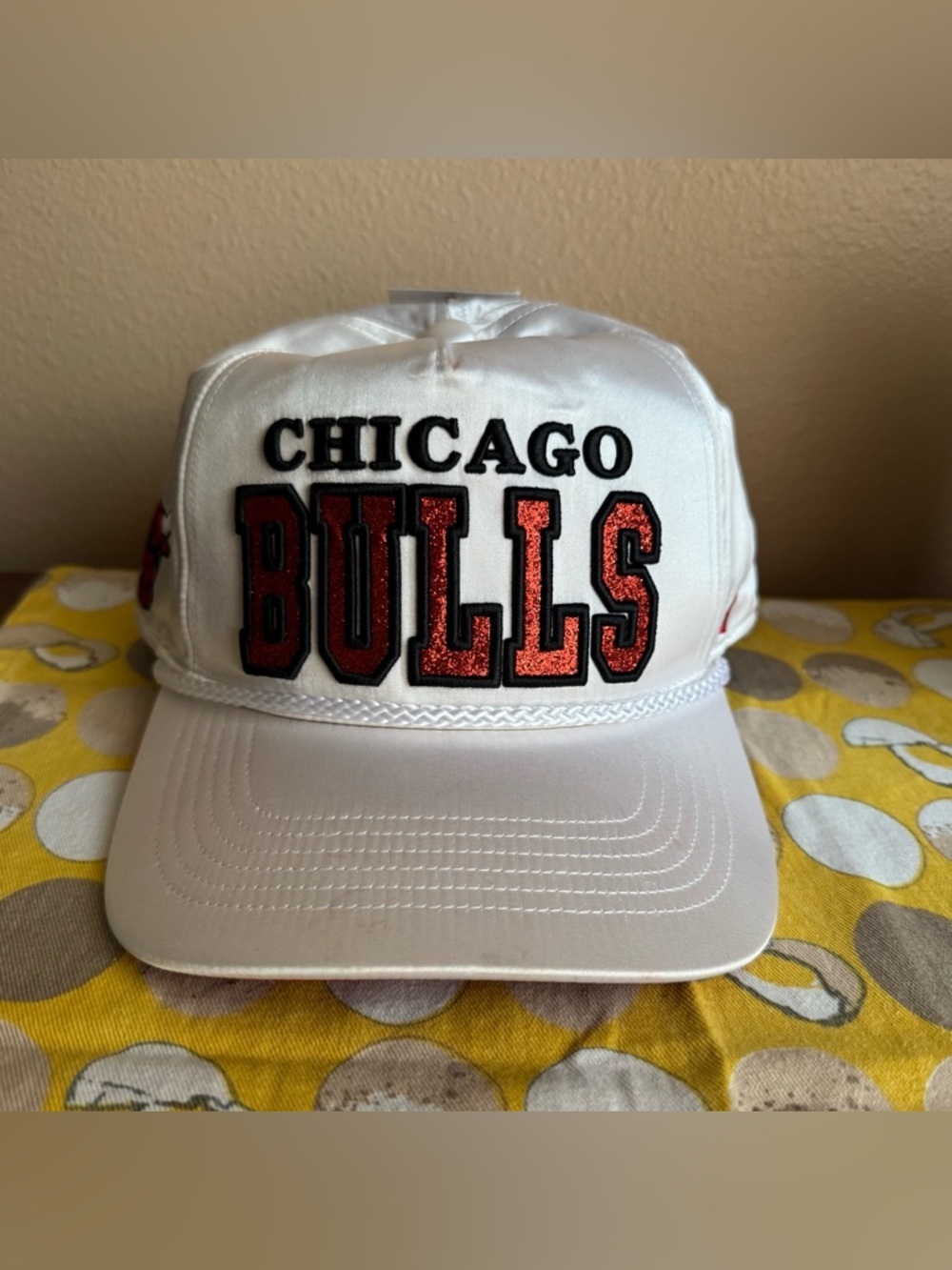 47 Brand NWT Chicago Bulls white satin Women’s hat - Picture 2 of 16